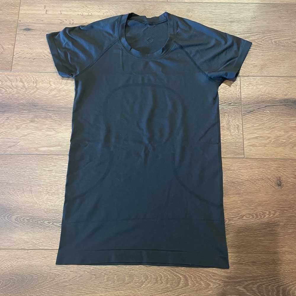 Lululemon swiftly top size 6